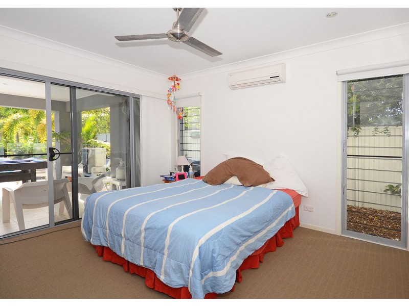 235 Cypress Street, Urangan QLD 4655