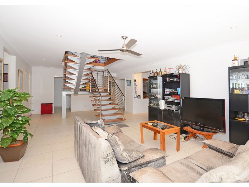 235 Cypress Street, Urangan QLD 4655