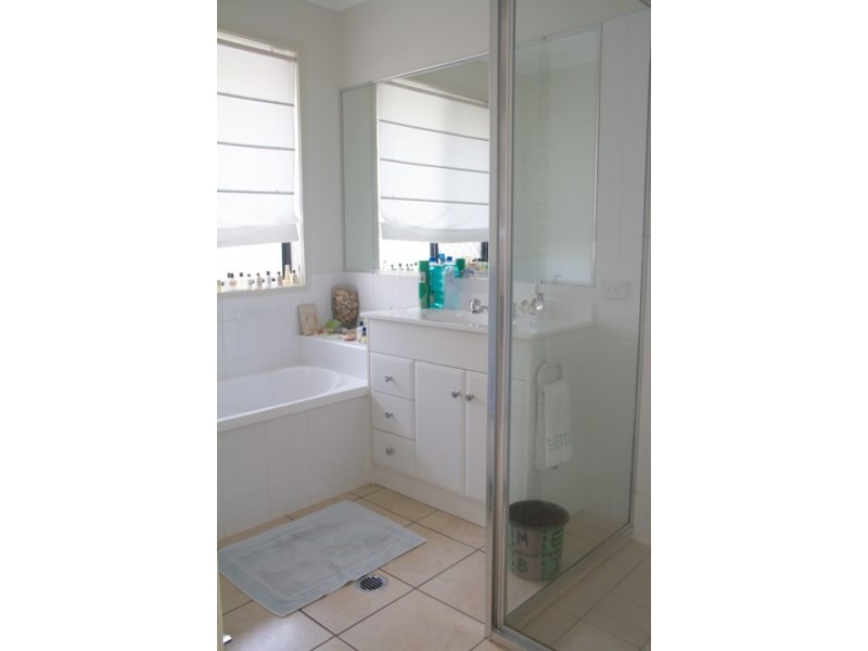 2 Picadilly Circuit, Urraween QLD 4655