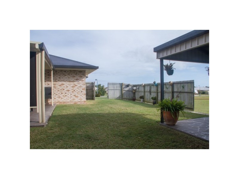 2 Picadilly Circuit, Urraween QLD 4655