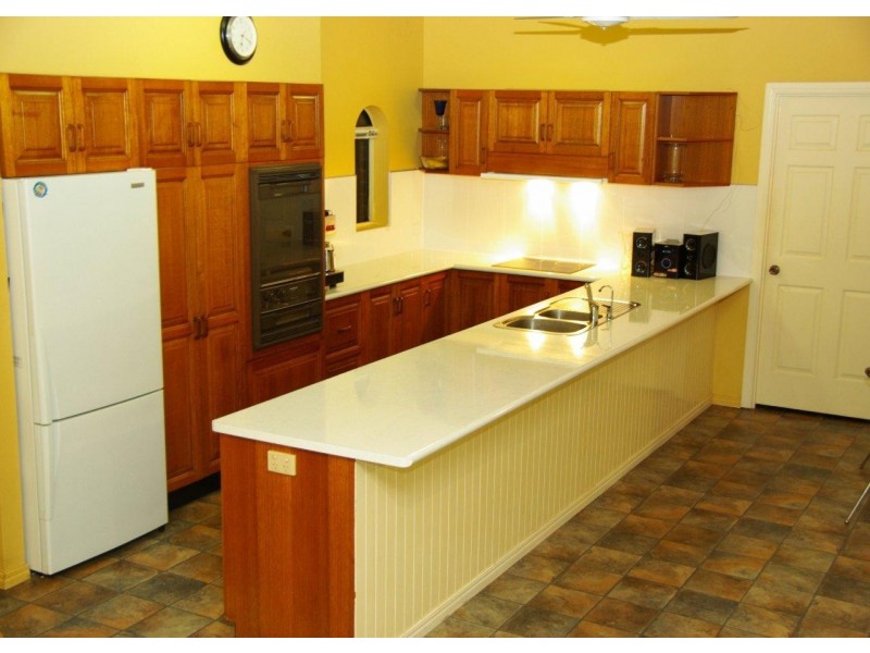 48-50 Maree Street, Wondunna QLD 4655