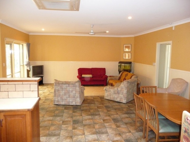 48-50 Maree Street, Wondunna QLD 4655