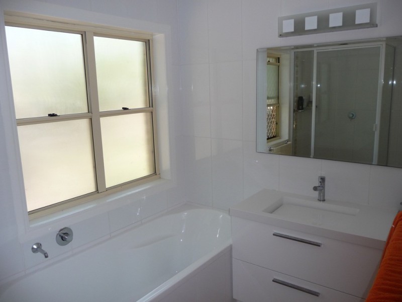 48-50 Maree Street, Wondunna QLD 4655