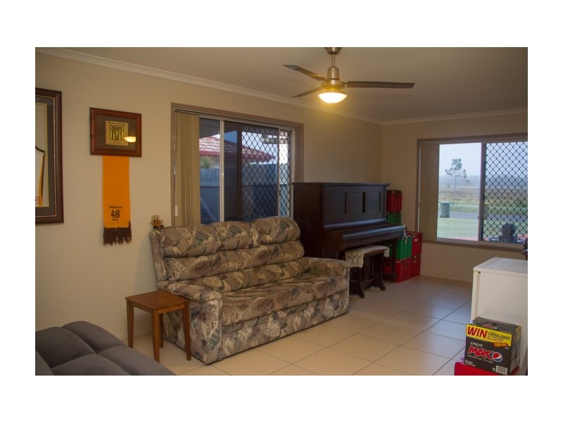 83 Martin Street, Point Vernon QLD 4655