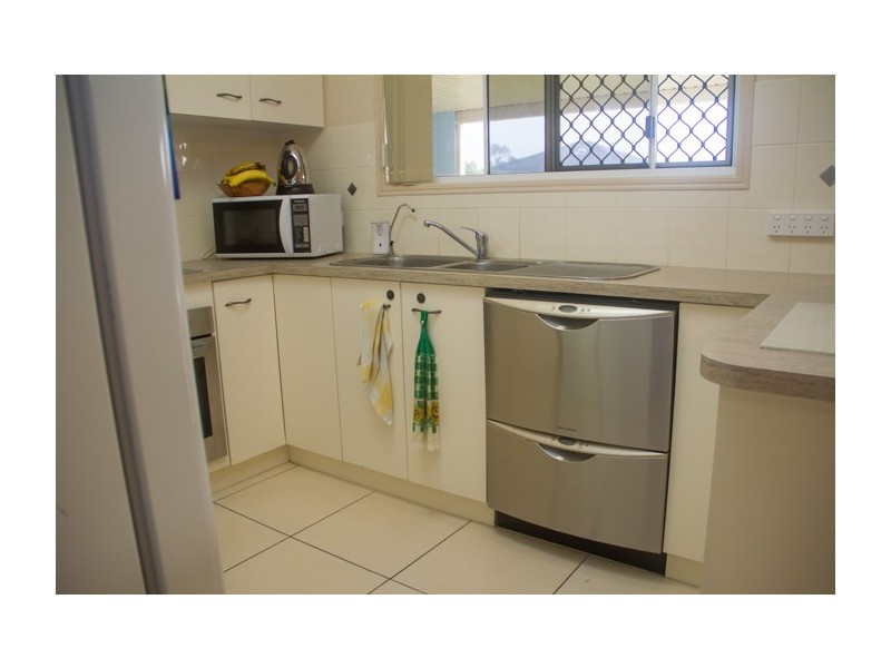 83 Martin Street, Point Vernon QLD 4655