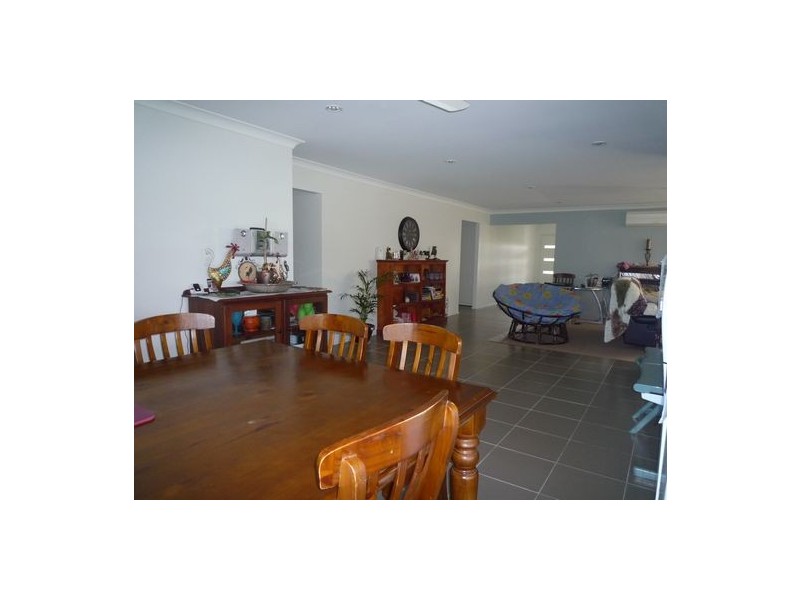 9 Captain Cook Street, Urraween QLD 4655
