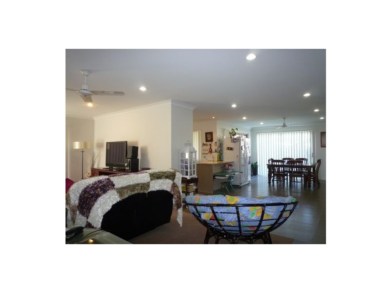 9 Captain Cook Street, Urraween QLD 4655