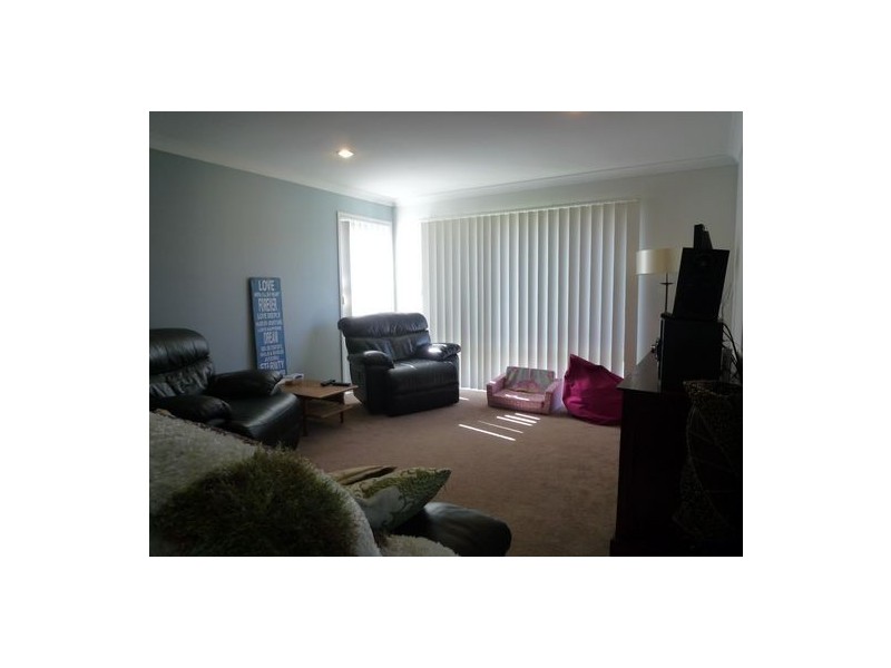 9 Captain Cook Street, Urraween QLD 4655