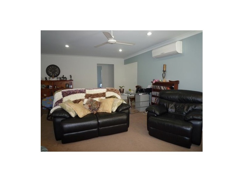 9 Captain Cook Street, Urraween QLD 4655