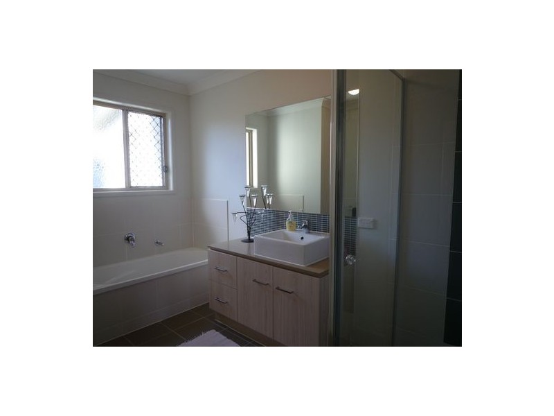 9 Captain Cook Street, Urraween QLD 4655