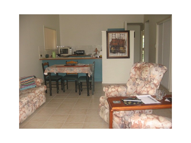 13/222 Torquay Terrace, Torquay QLD 4655