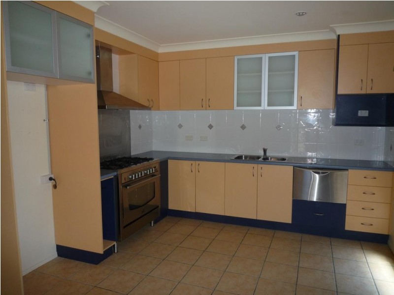 33 Royal Drive, Kawungan QLD 4655