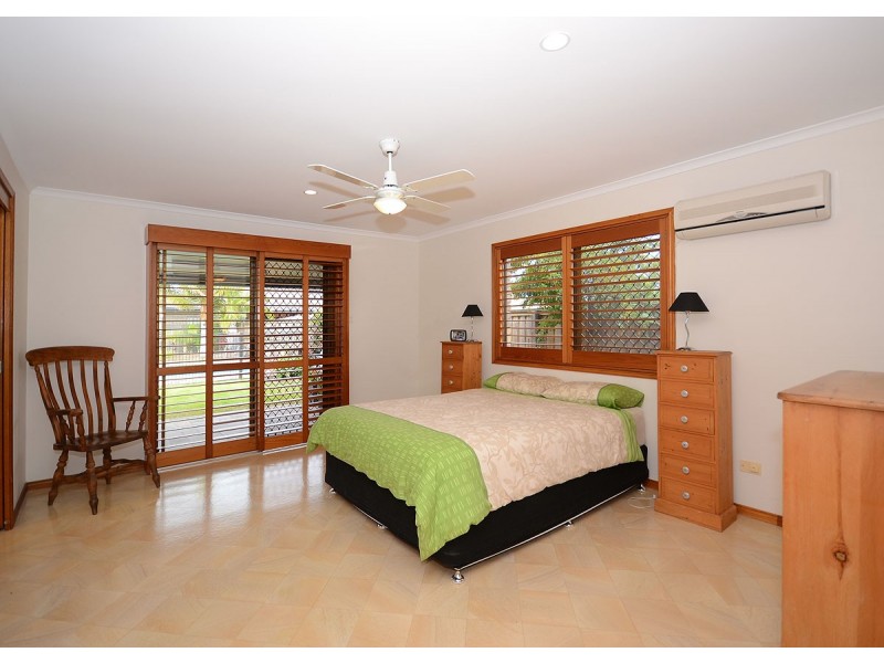 3 Moolyyir Street, Urangan QLD 4655