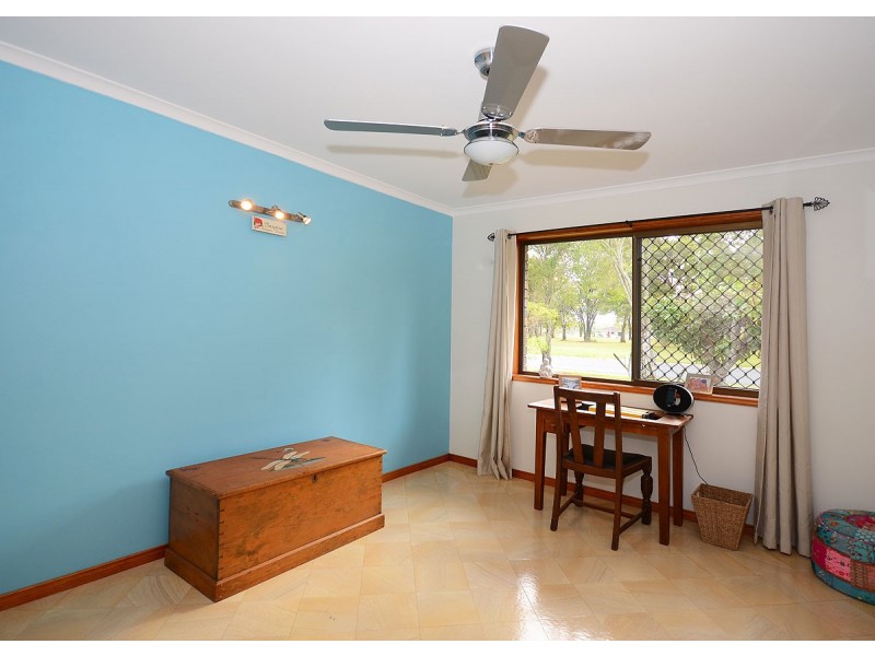 3 Moolyyir Street, Urangan QLD 4655