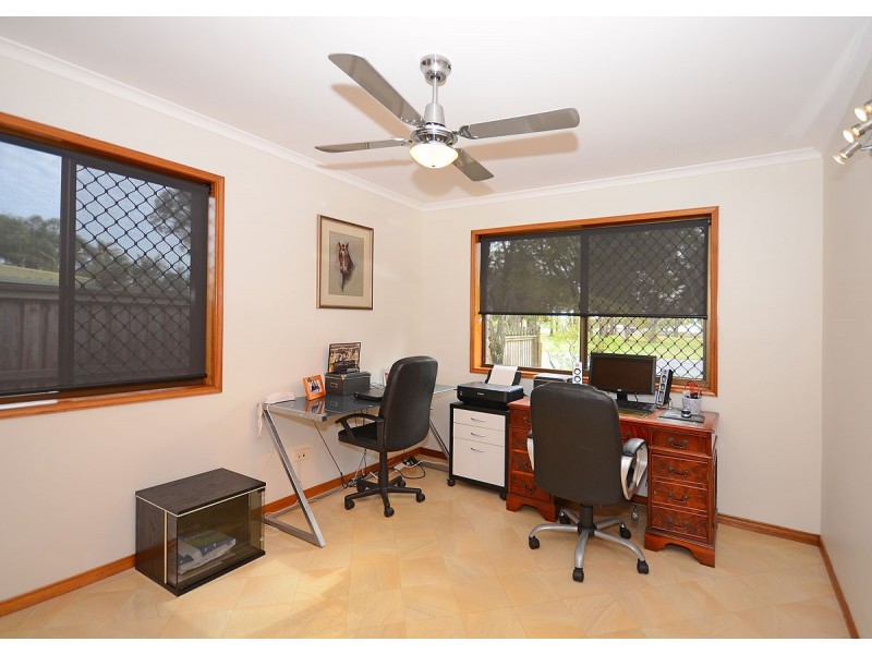 3 Moolyyir Street, Urangan QLD 4655