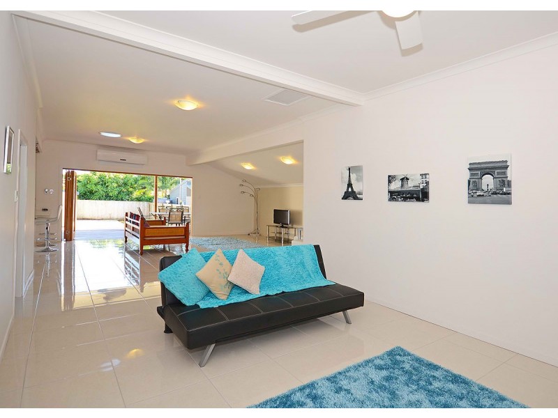 24 View Street, Torquay QLD 4655