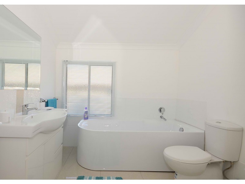 24 View Street, Torquay QLD 4655
