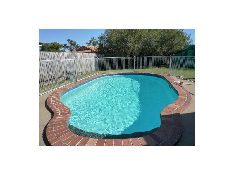4 Oriole Court, Eli Waters QLD 4655