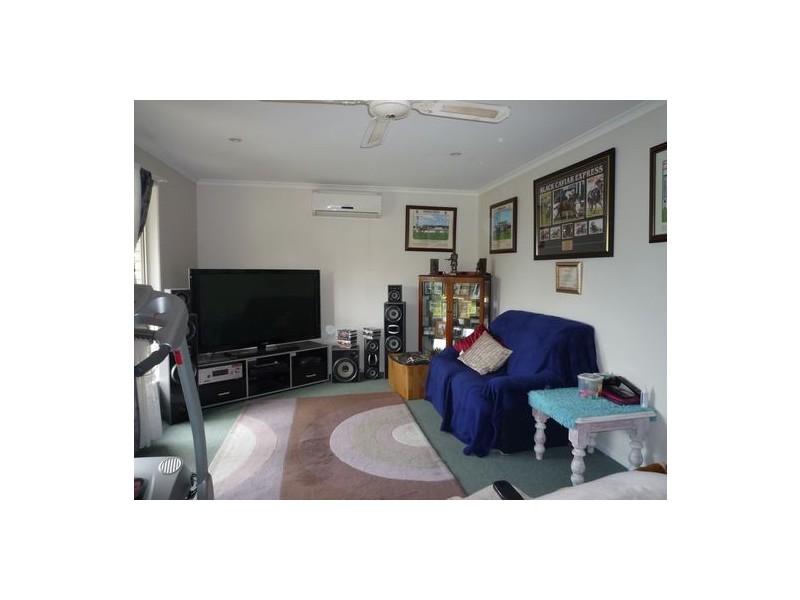 4 Oriole Court, Eli Waters QLD 4655