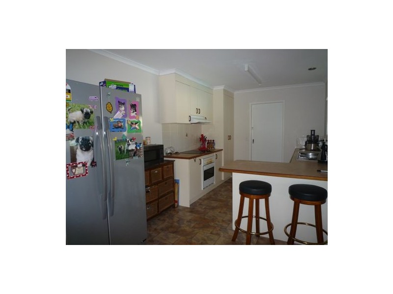 4 Oriole Court, Eli Waters QLD 4655