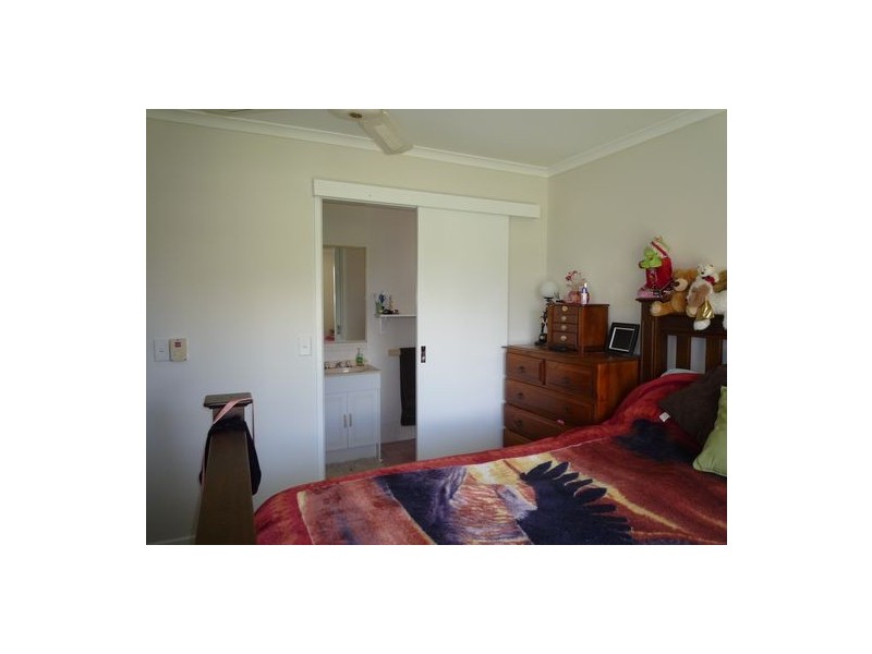 4 Oriole Court, Eli Waters QLD 4655