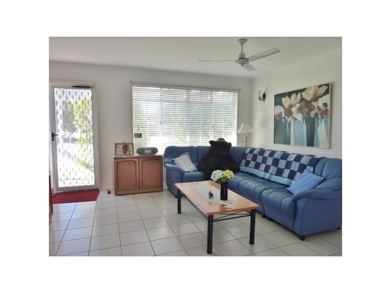 11 Paul Drive, Point Vernon QLD 4655