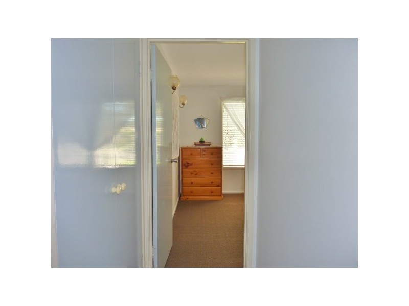11 Paul Drive, Point Vernon QLD 4655