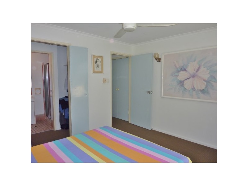 11 Paul Drive, Point Vernon QLD 4655