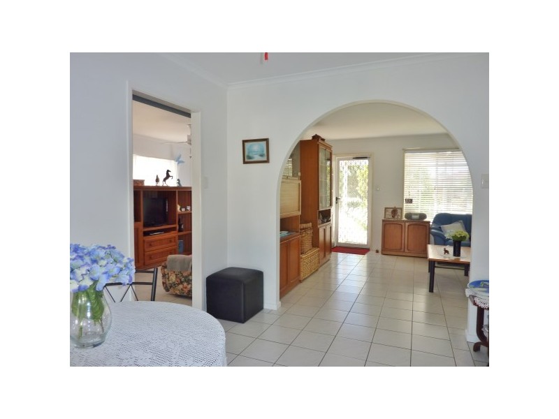 11 Paul Drive, Point Vernon QLD 4655