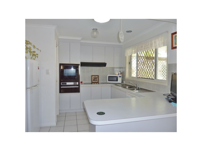 11 Paul Drive, Point Vernon QLD 4655
