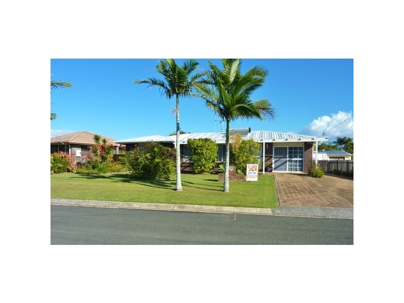 11 Paul Drive, Point Vernon QLD 4655
