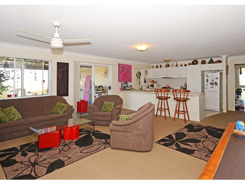 15 Mia Court, Nikenbah QLD 4655