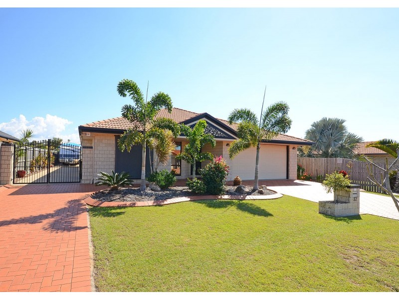 32 Heather Way, Urraween QLD 4655