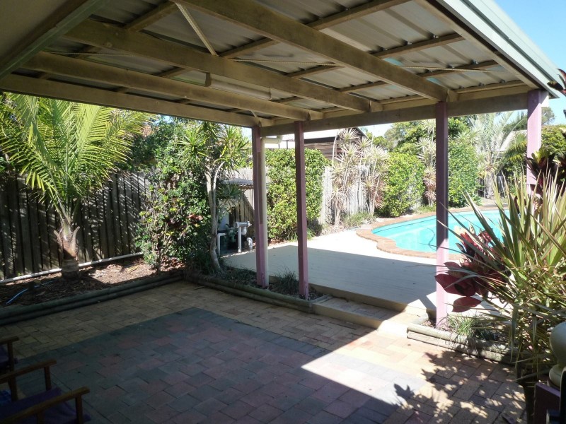 8 Palm Meadows Place, Pialba QLD 4655