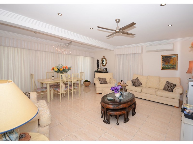 621 Charlton Esplanade, Urangan QLD 4655