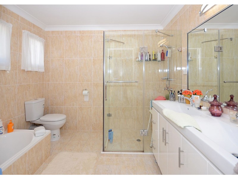 621 Charlton Esplanade, Urangan QLD 4655