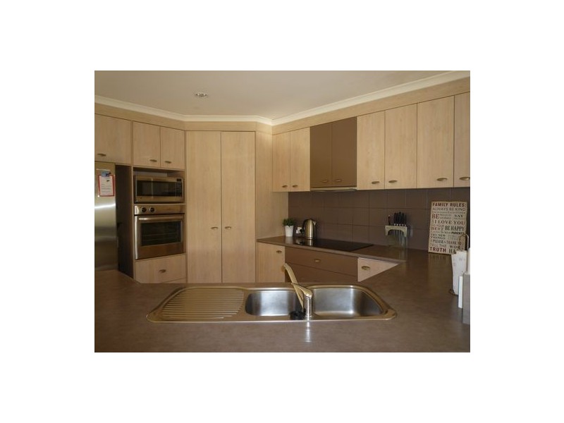 42 Heather Way, Urraween QLD 4655