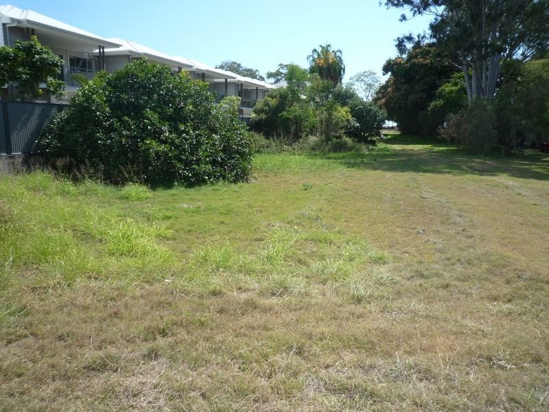 216 Cypress Street, Urangan QLD 4655