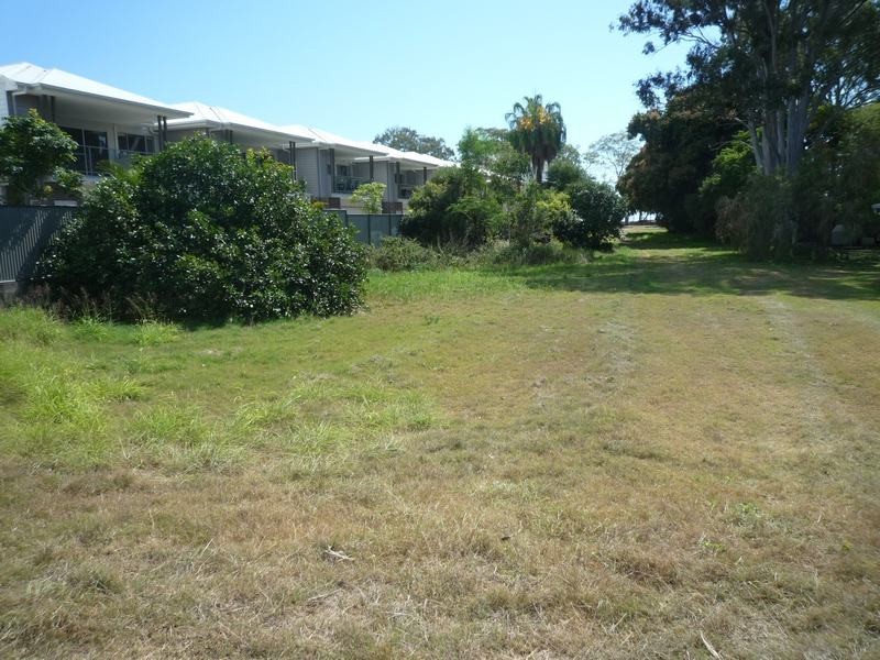 216 Cypress Street, Urangan QLD 4655