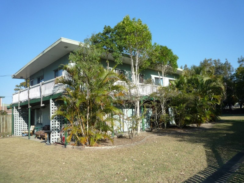 545 Charlton Esp, Urangan QLD 4655