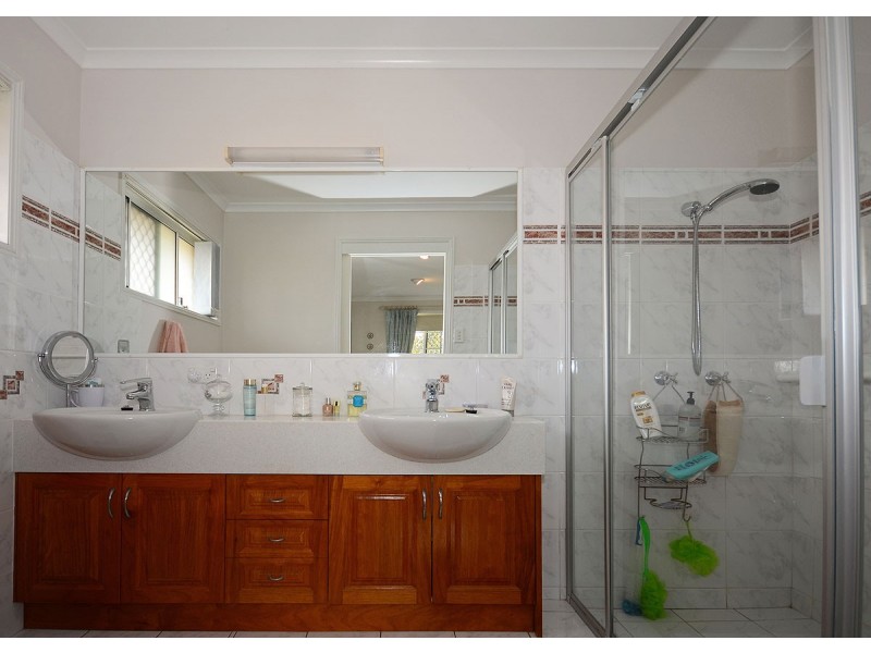 10 Adair Court, Kawungan QLD 4655