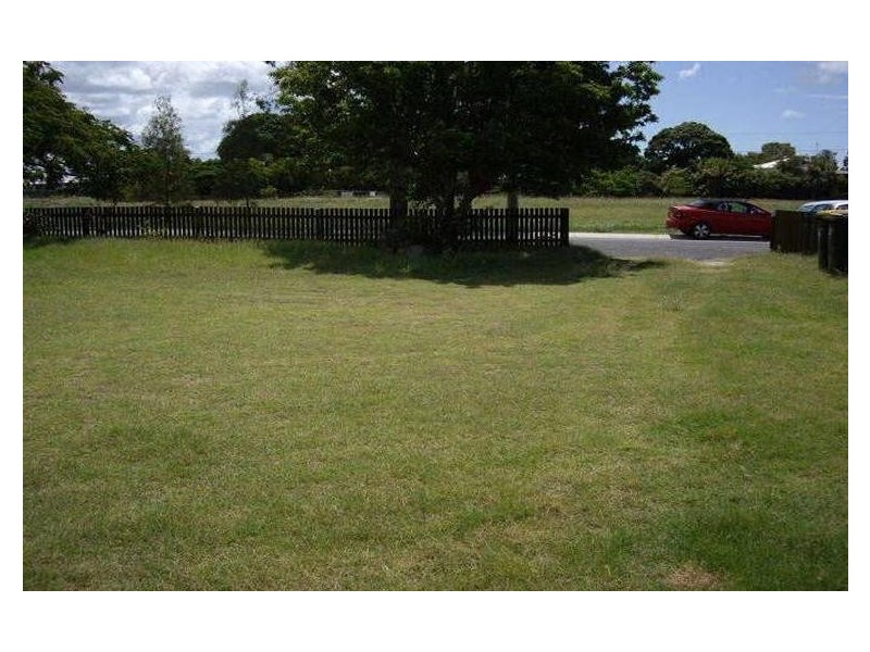 18b Pilot Street, Urangan QLD 4655