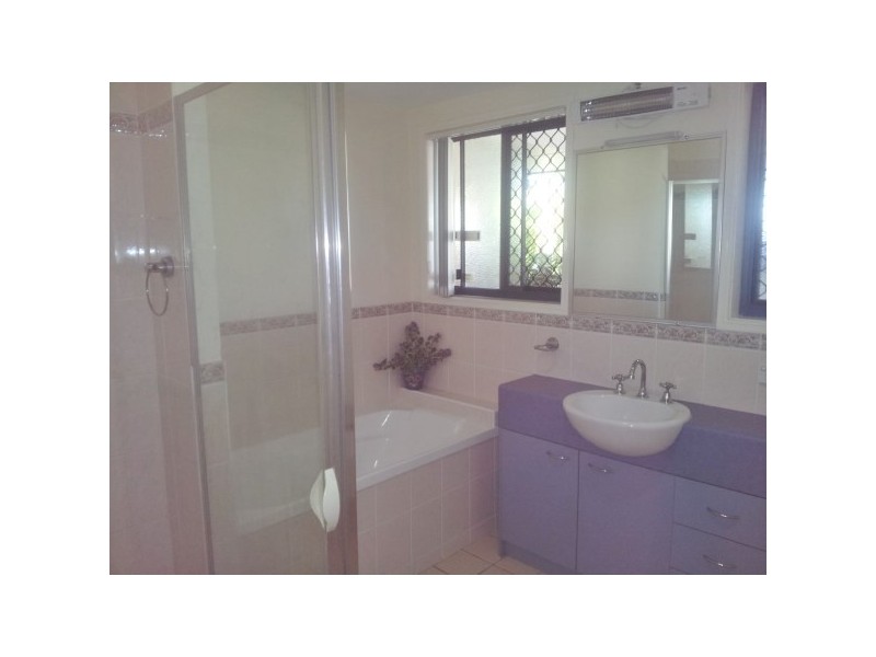 66-34 Elizabeth Street, Urangan QLD 4655