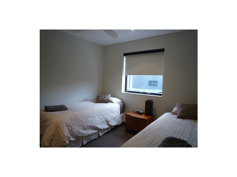 1/558 Charlton Esplanade, Urangan QLD 4655