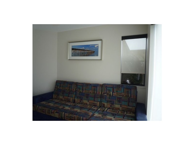 1/558 Charlton Esplanade, Urangan QLD 4655