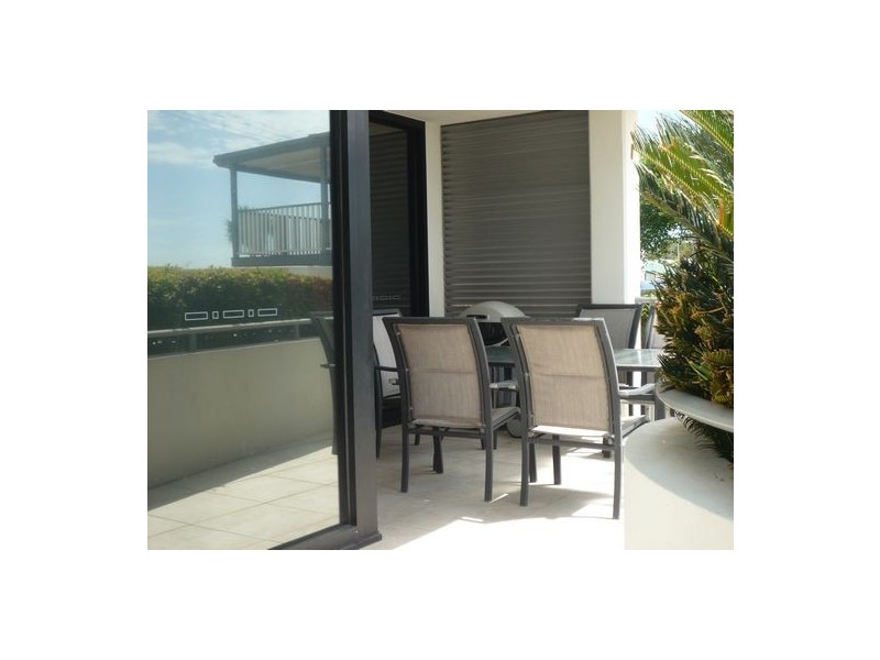 1/558 Charlton Esplanade, Urangan QLD 4655