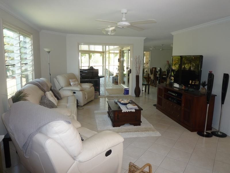 12 Bushlark Avenue, Eli Waters QLD 4655