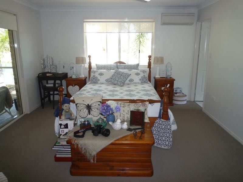 12 Bushlark Avenue, Eli Waters QLD 4655