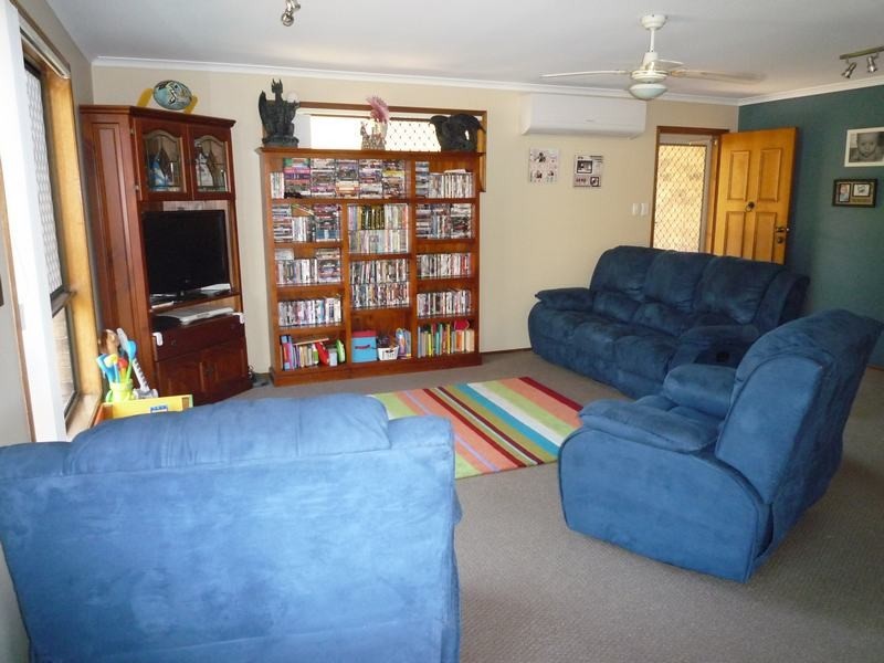 27 North Street, Point Vernon QLD 4655