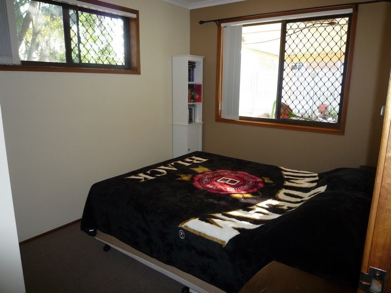 27 North Street, Point Vernon QLD 4655